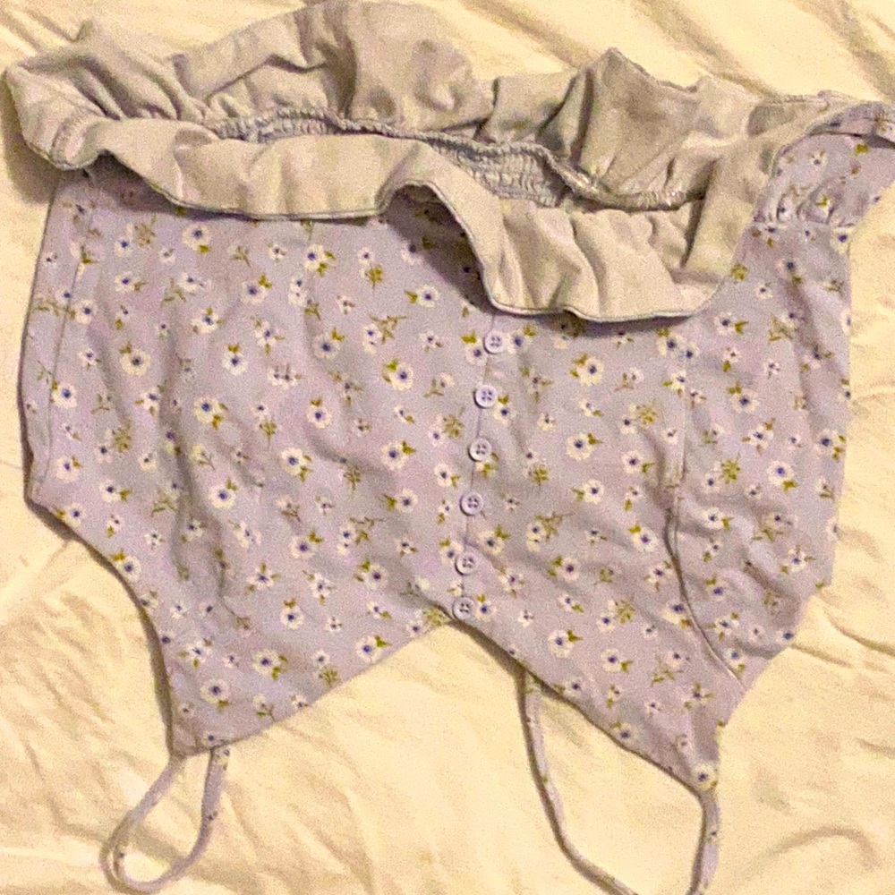 Médium strap crop top shirt